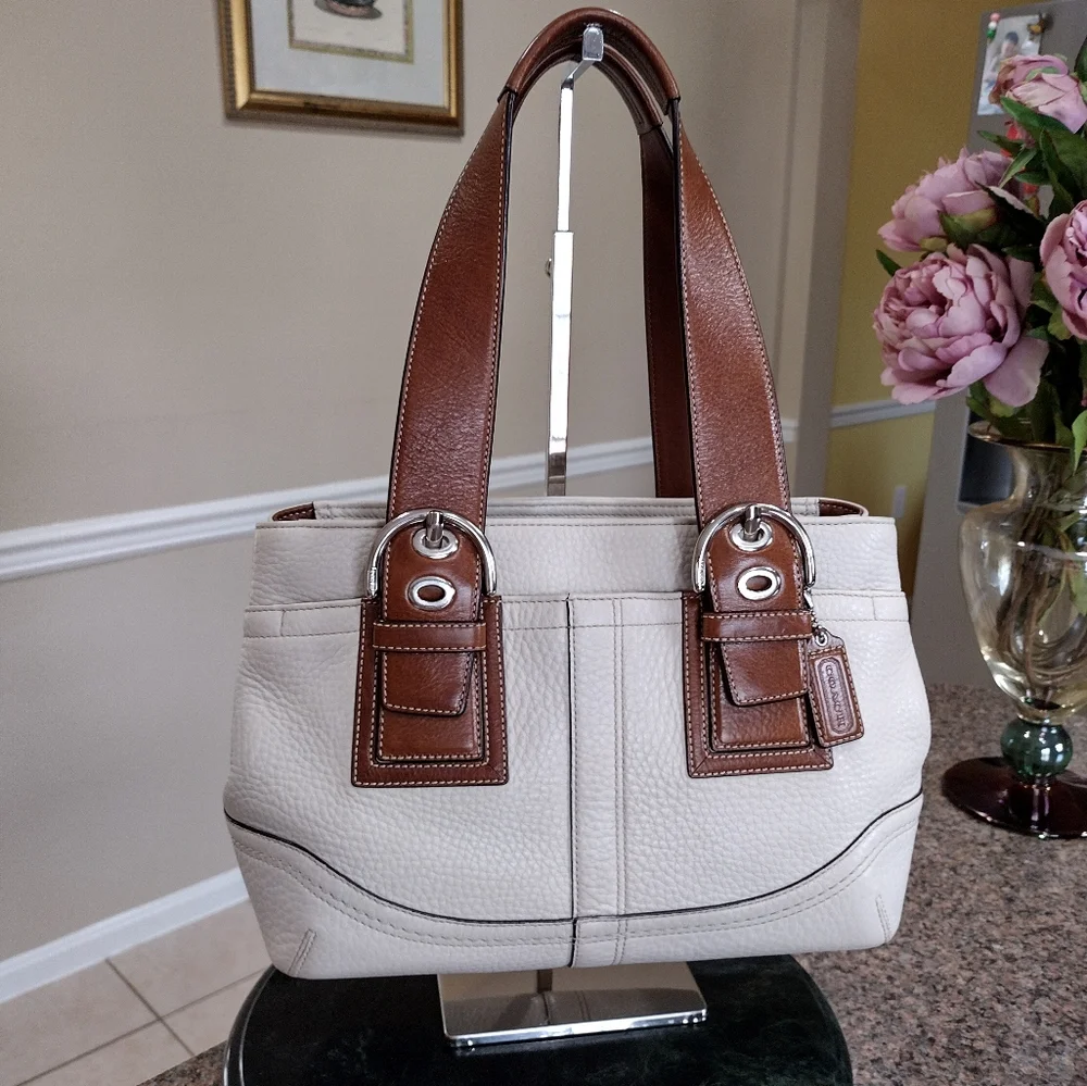 Coach Cream/Ivory Soft Pebble Leather SoHo Handbag Purse